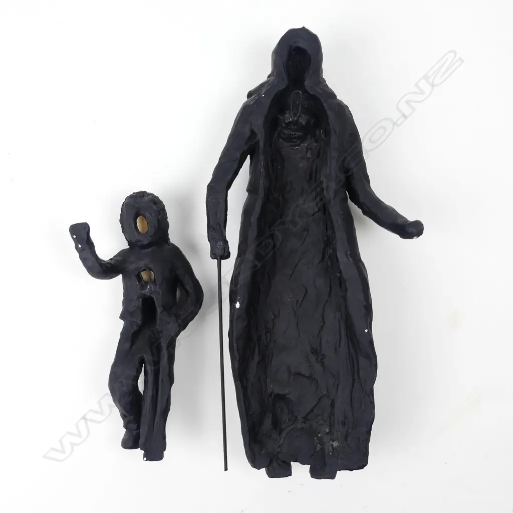 A Robin Ranga ceramic wall sculpture 'Dame Whina Cooper and her granddaughter Irenee' Image 1++