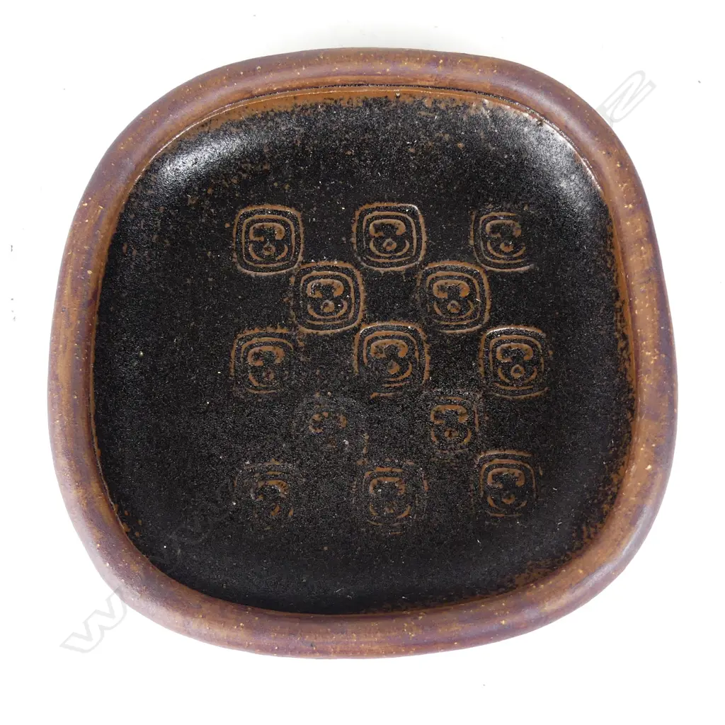 A Len Castle press moulded dish Image 1++