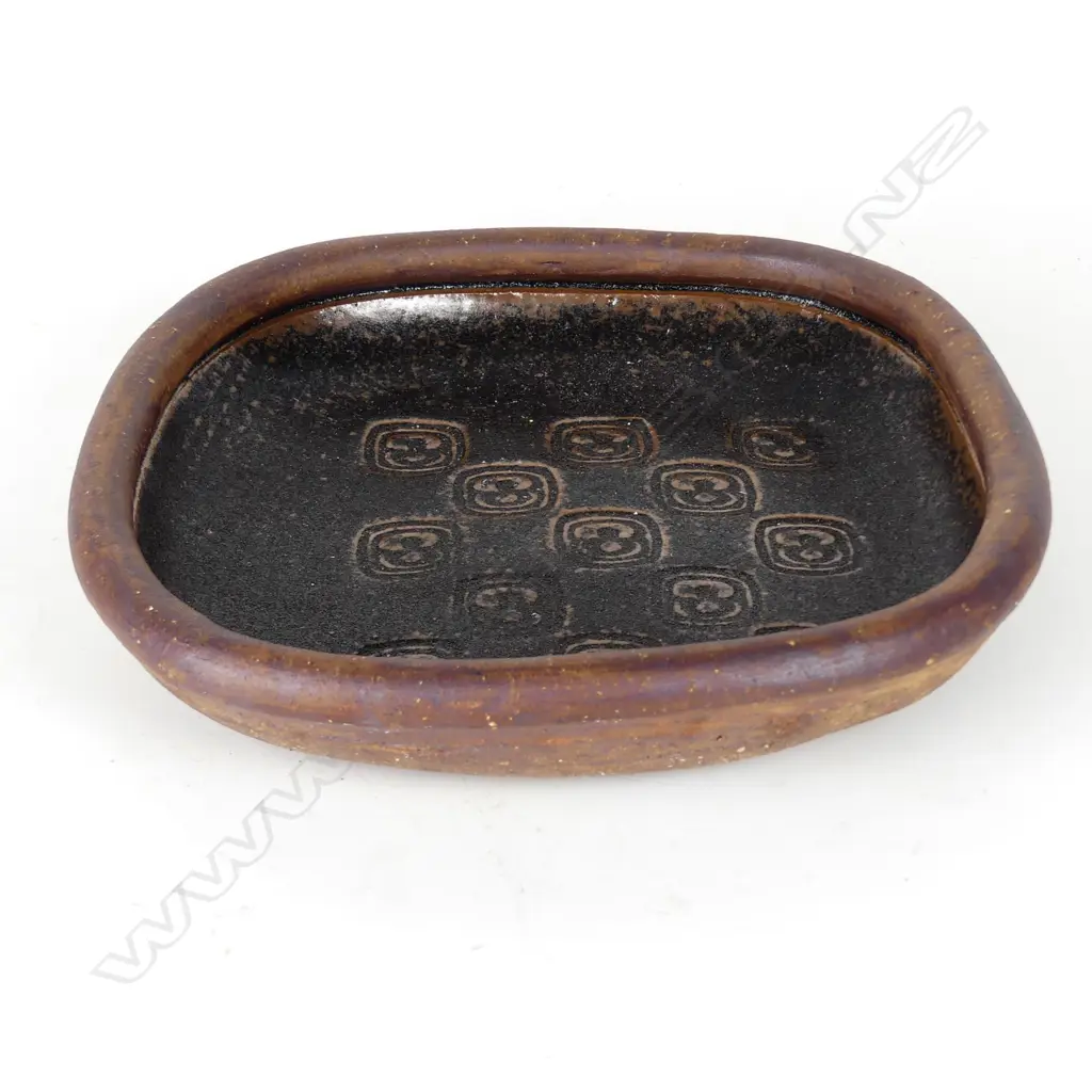 A Len Castle press moulded dish Image 1++