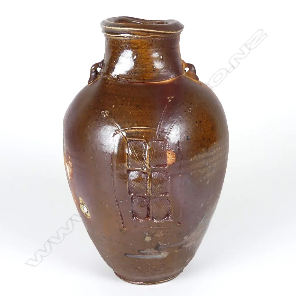 A Chester Nealie anagama vase Image 1++
