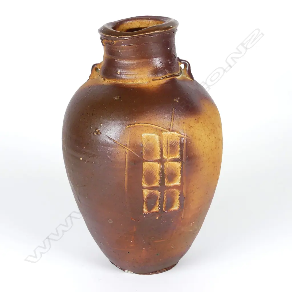 A Chester Nealie anagama vase Image 1++