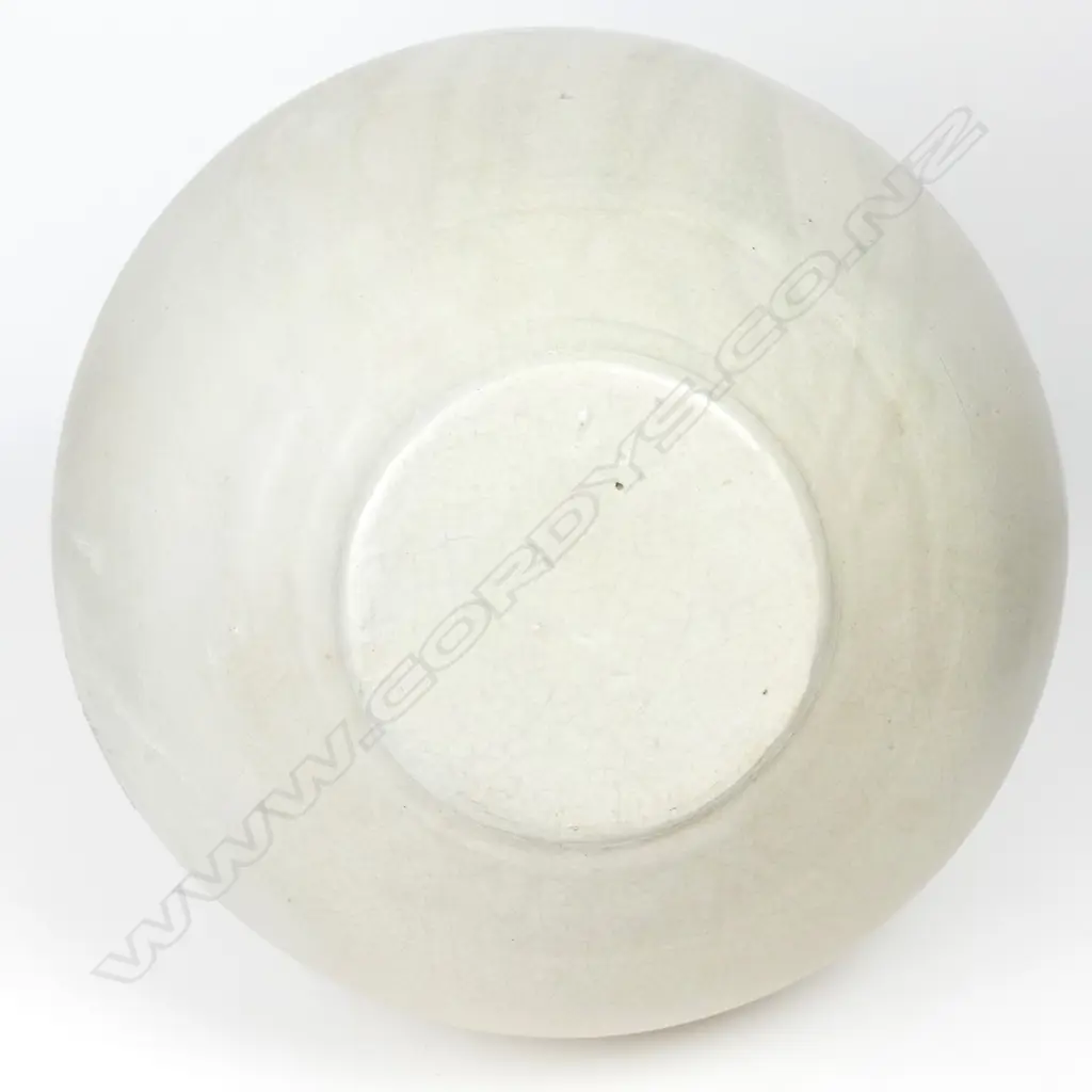 A large and impressive Chester Nealie salt glazed vessel Image 1++