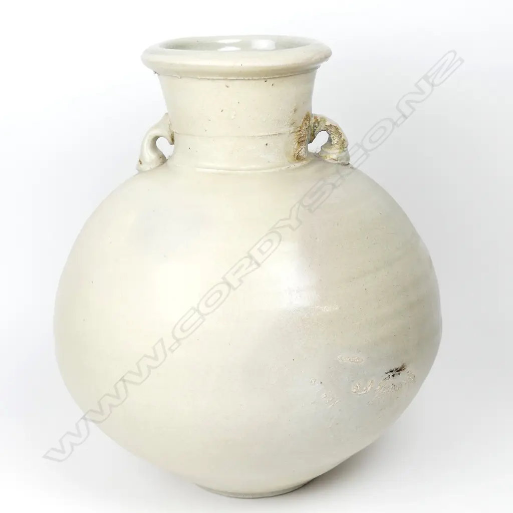 A large and impressive Chester Nealie salt glazed vessel Image 1++