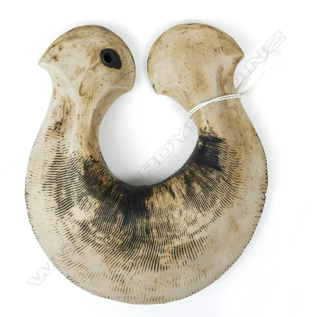 Chester Nealie hei matau wall ornament Image 1++