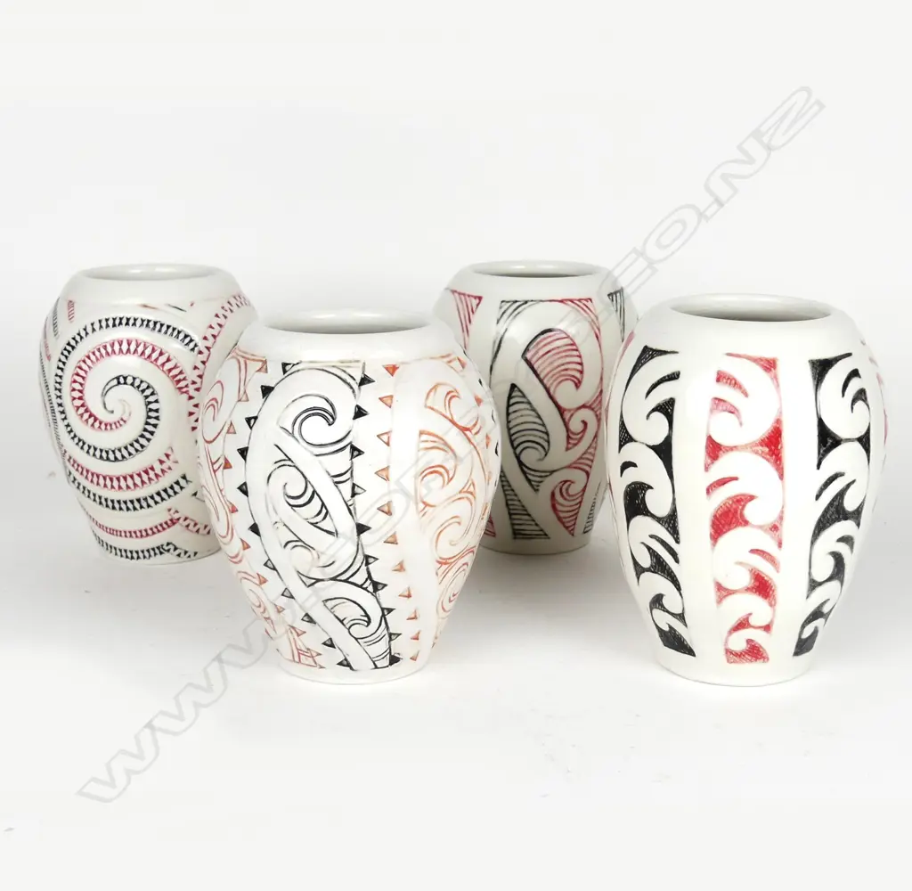 A set of four Stewart Fulljames (Rewa Gallery) whiteware vases Image 1++