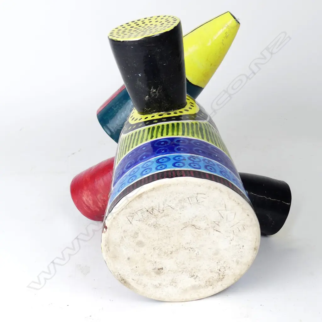 A Stewart Fulljames (Rewa Gallery) colourful ceramic bird Image 1++