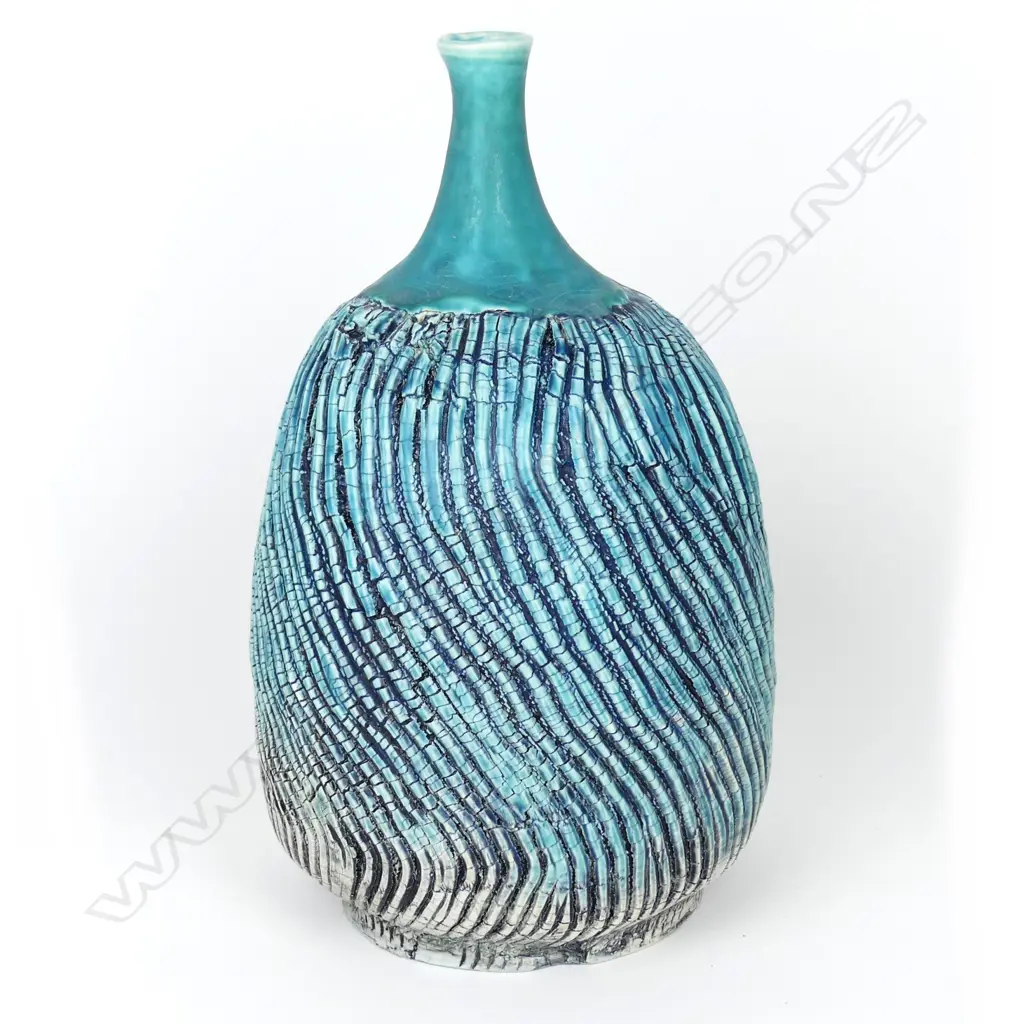 A studio pottery vessel Image 1++