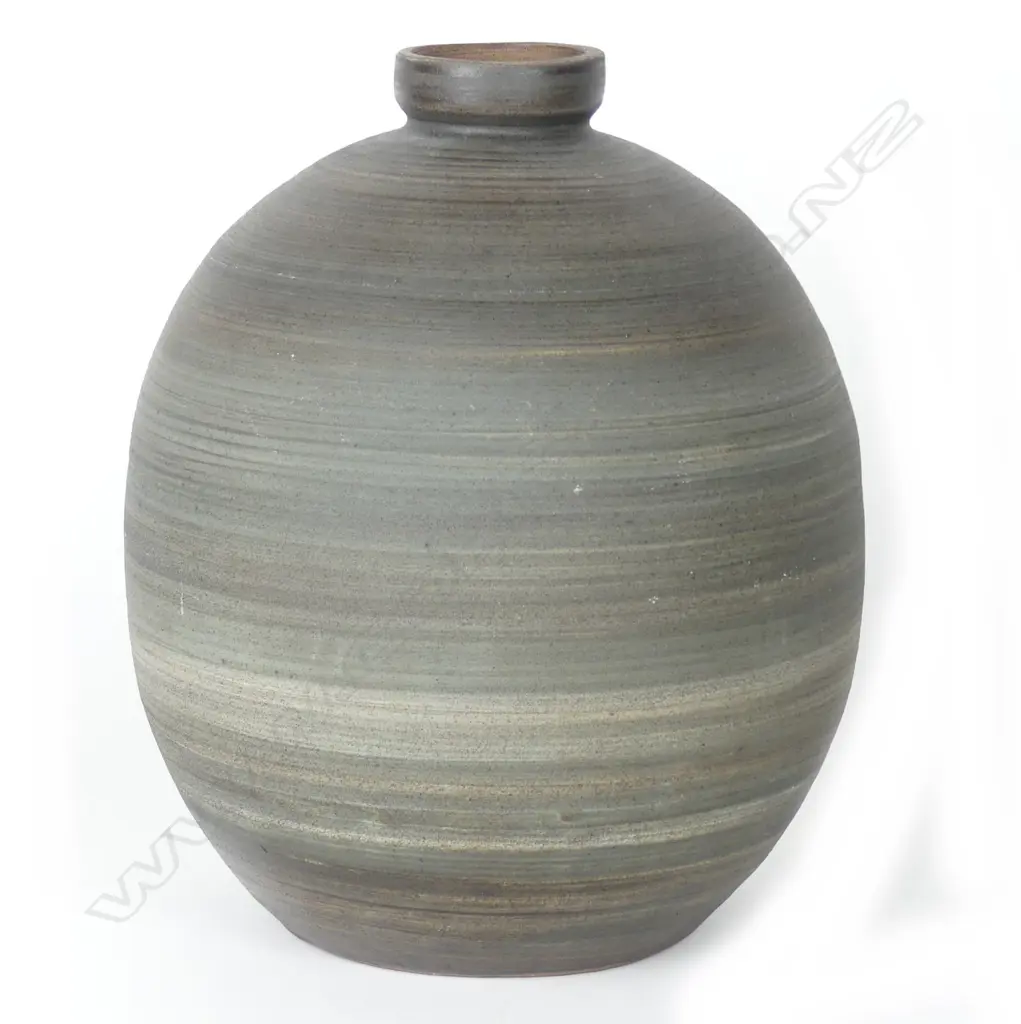 A Patricia Perrin ovoid vase Image 1++