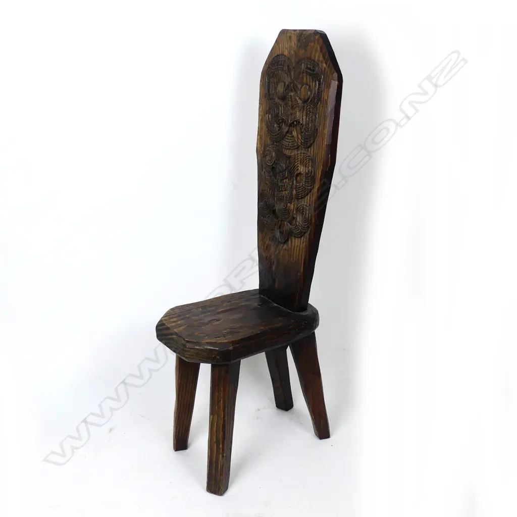 A folk art pine spinning chair Image 1++