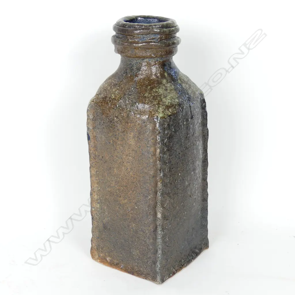 A slab-built bottle vase Image 1++
