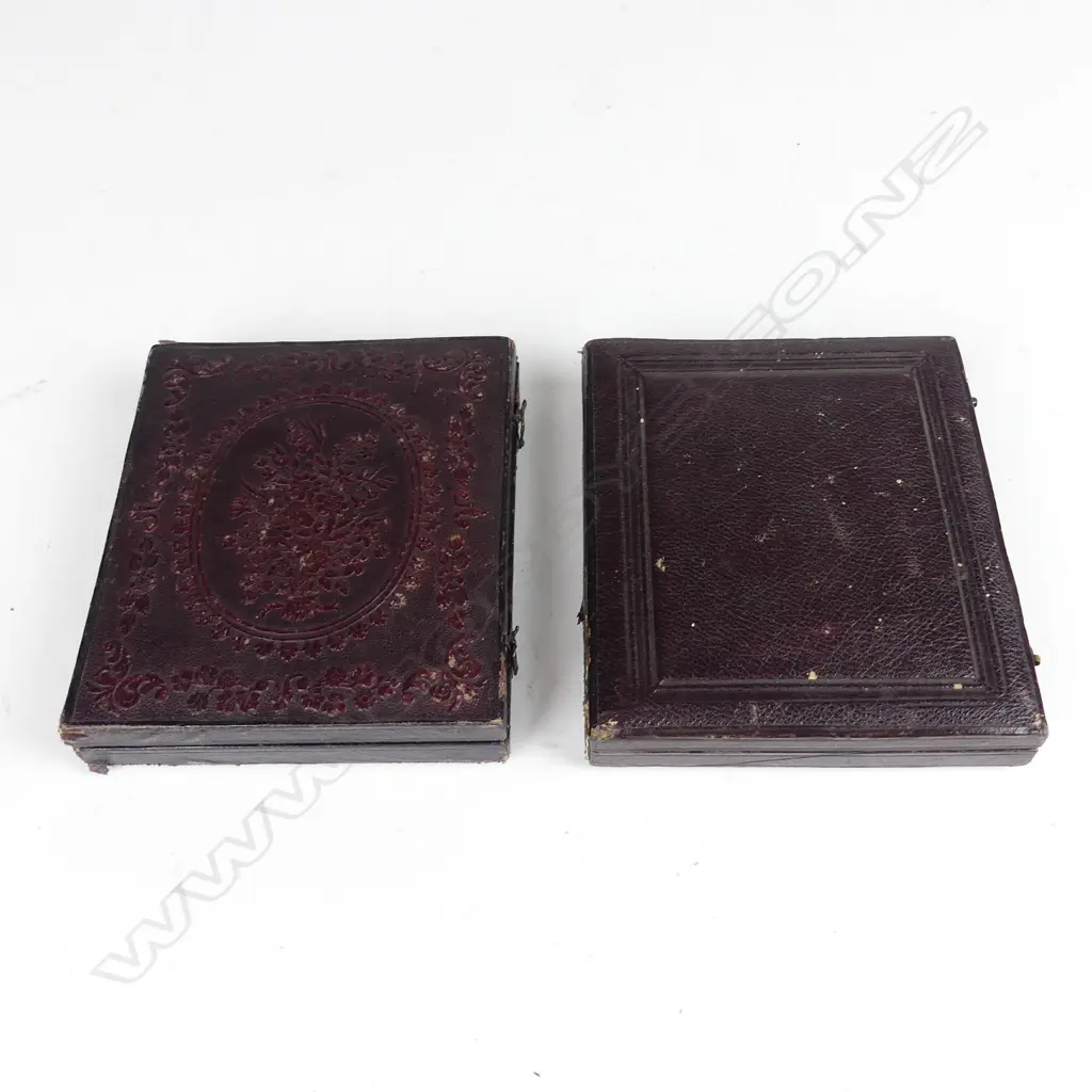 Two early glass plate photographic portraits Image 1++