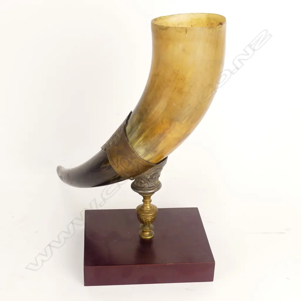 An antique ornamental drinking horn Image 1++