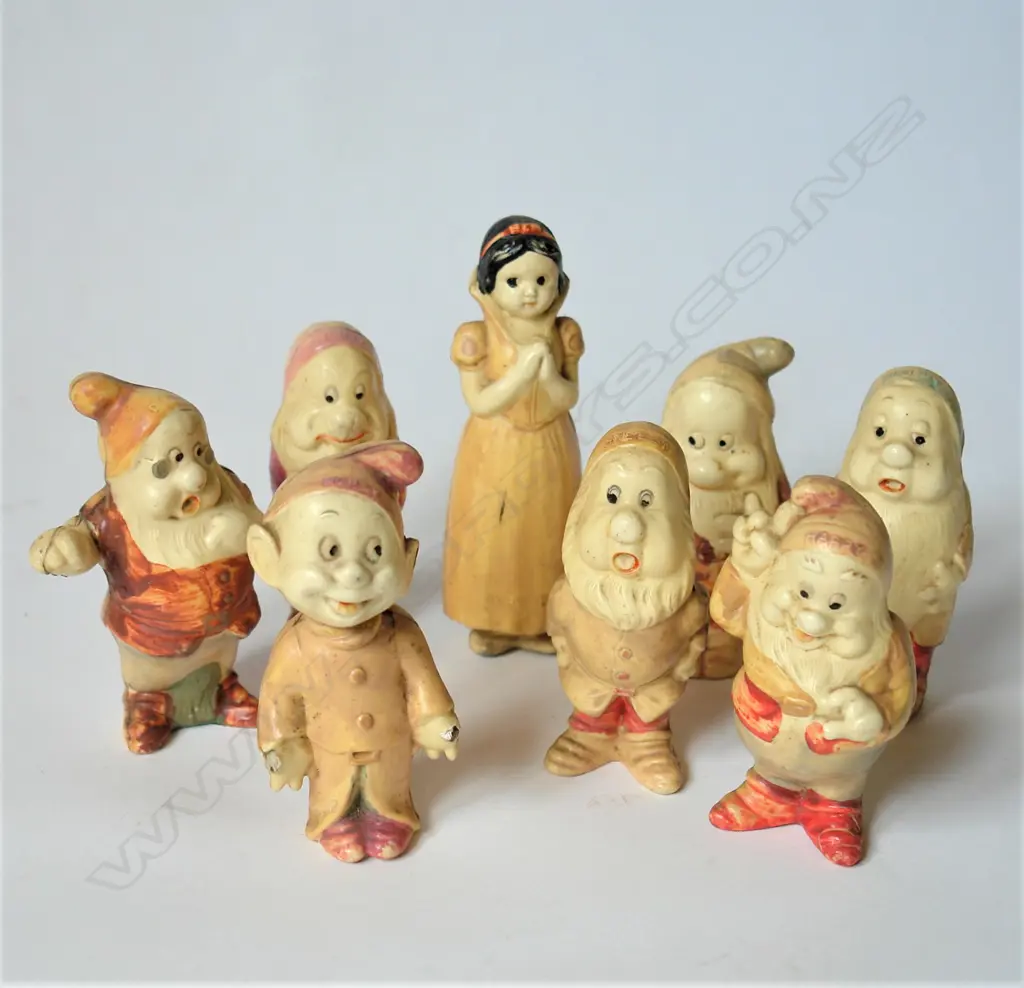 A vintage Japanese celluloid Walt Disney Snow White and the Seven Dwarfs toy set Image 1++