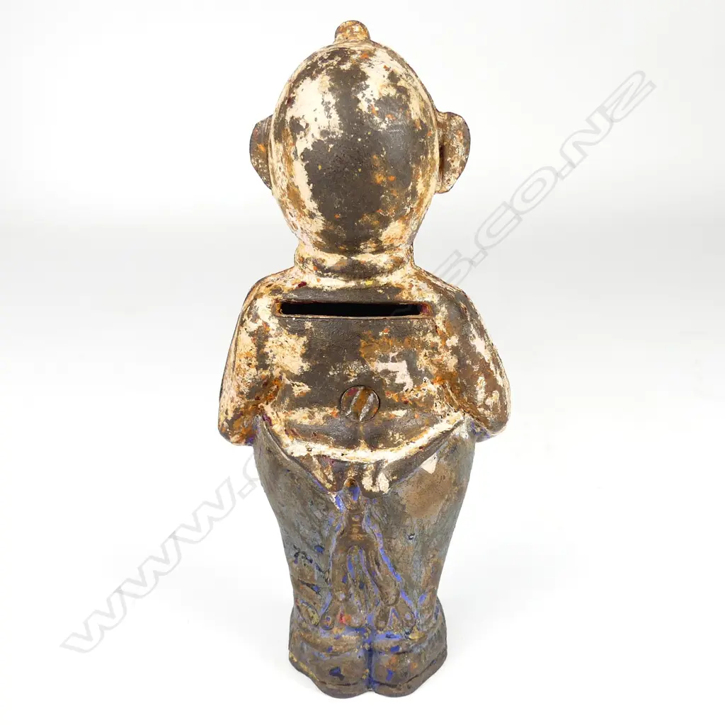 A Recruit cast iron money bank Image 1++