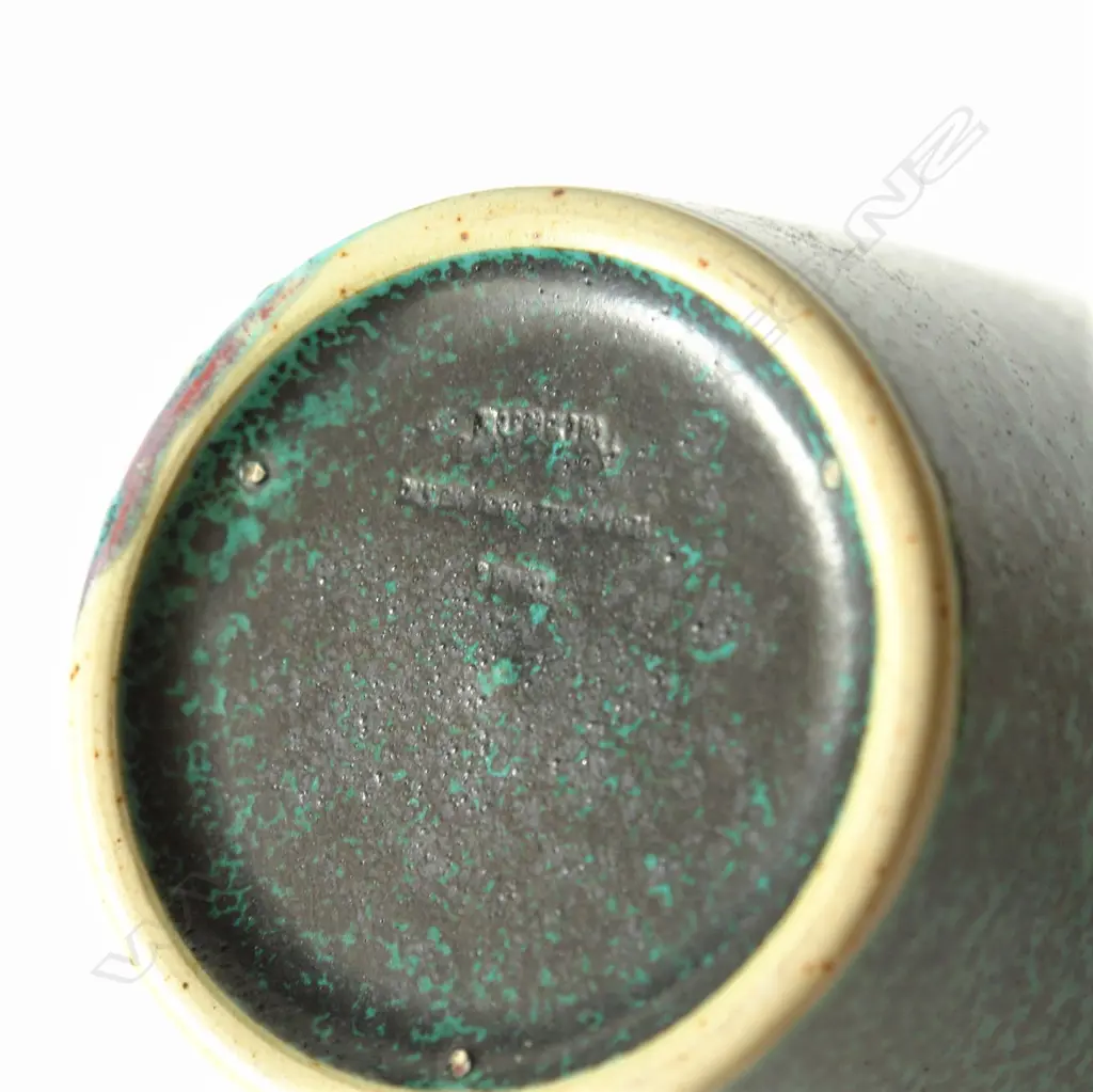 A good Ruskin Arts & Crafts high glazed vase Image 1++