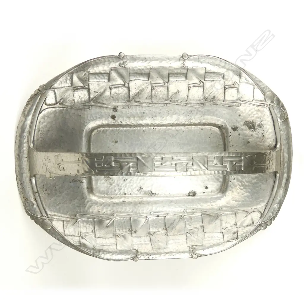 A Tudric Art Nouveau pewter oval basket Image 1++