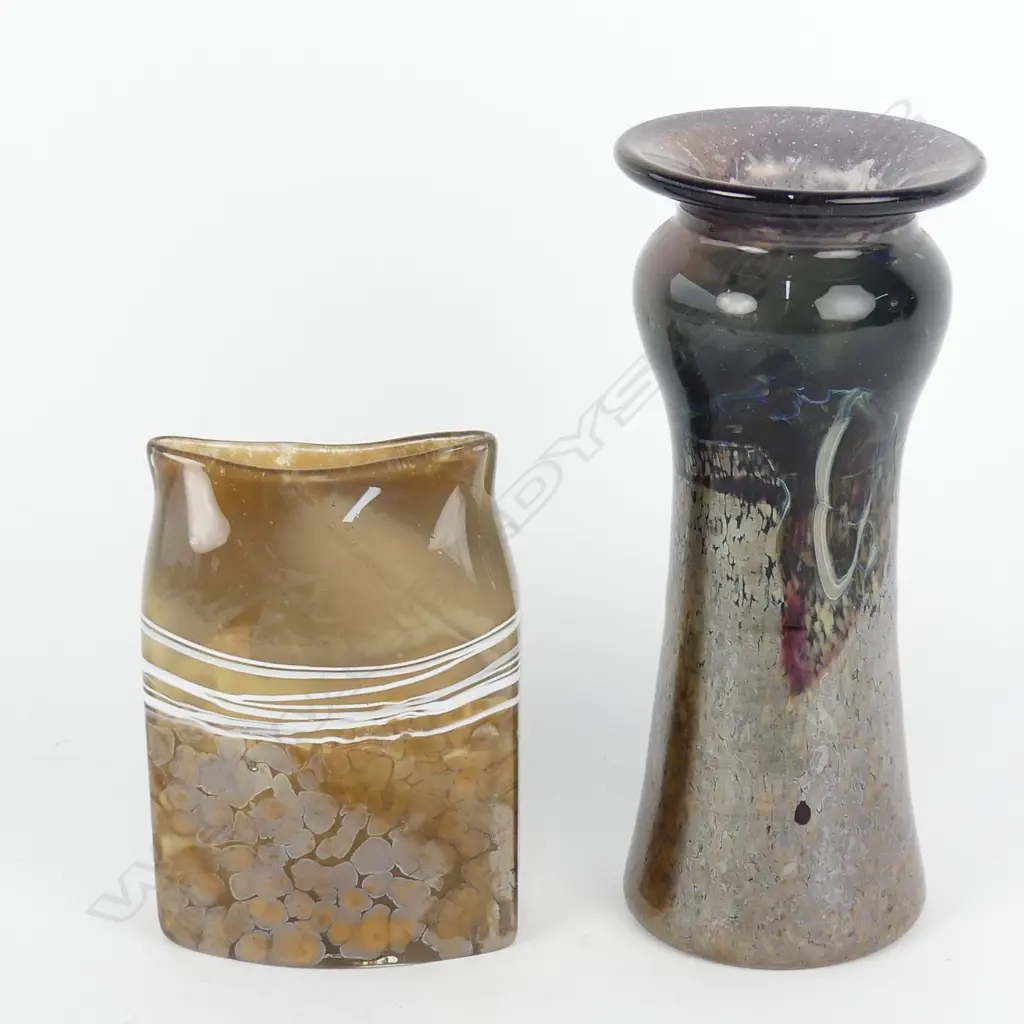 Two art glass vases by Peter Goss Image 1++