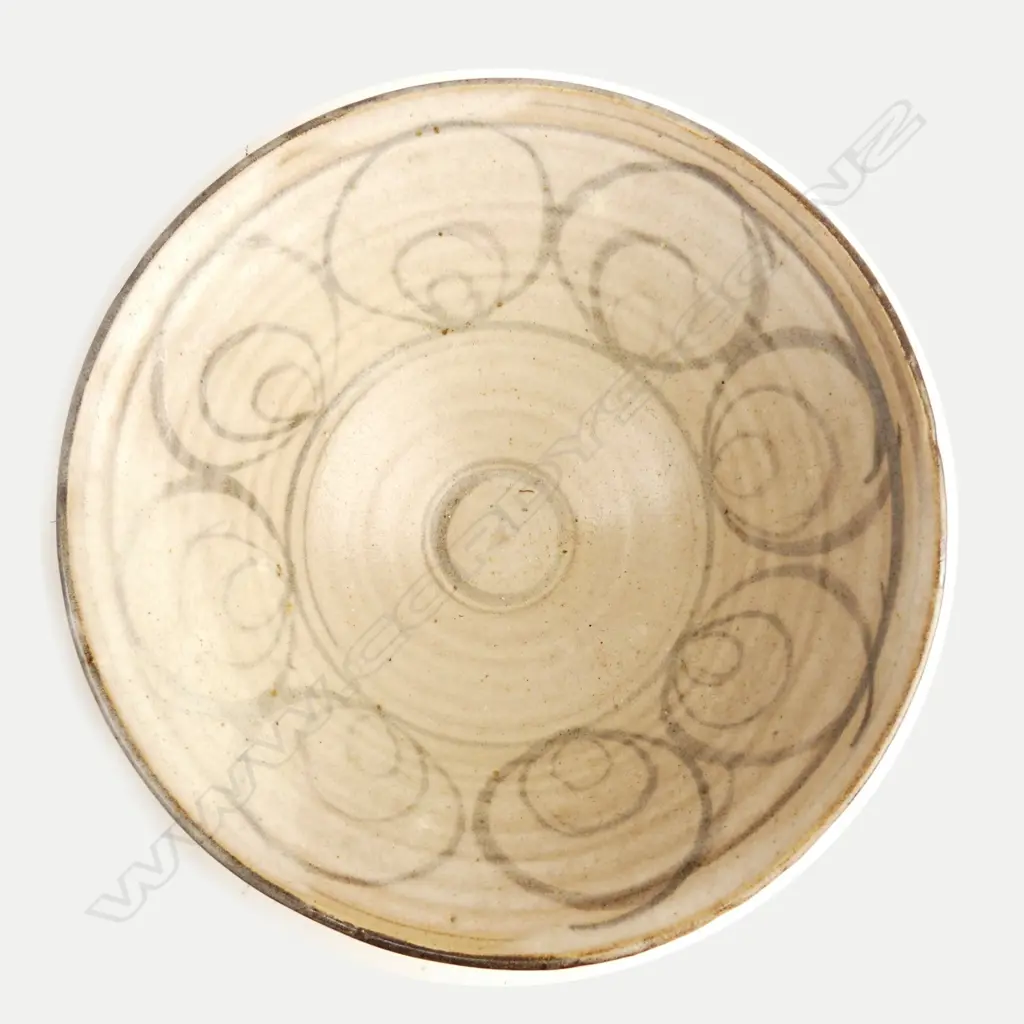 A Chinese porcelain bowl Image 1++