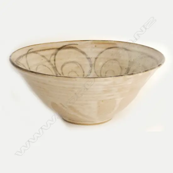 A Chinese porcelain bowl