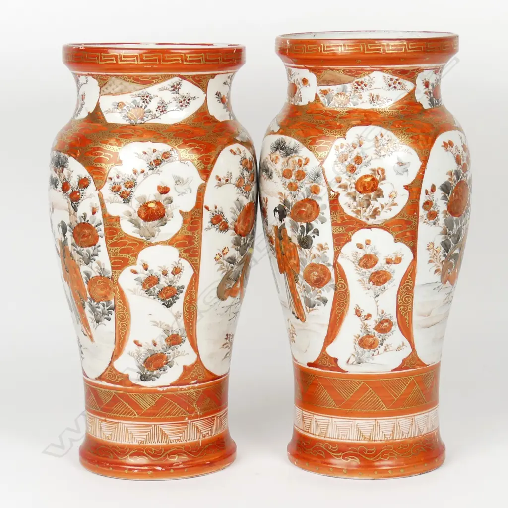 A pair of early 20thC Japanese Kutani vases Image 1++