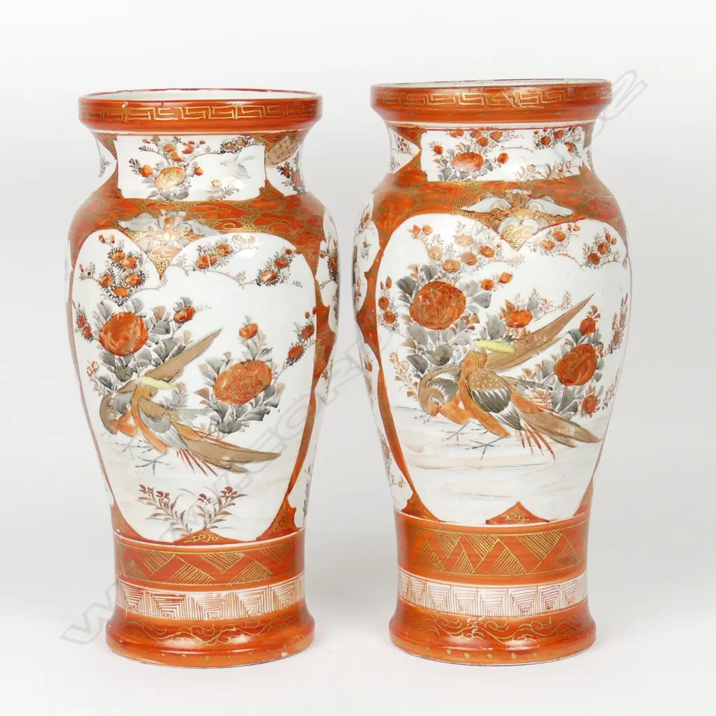 A pair of early 20thC Japanese Kutani vases Image 1++