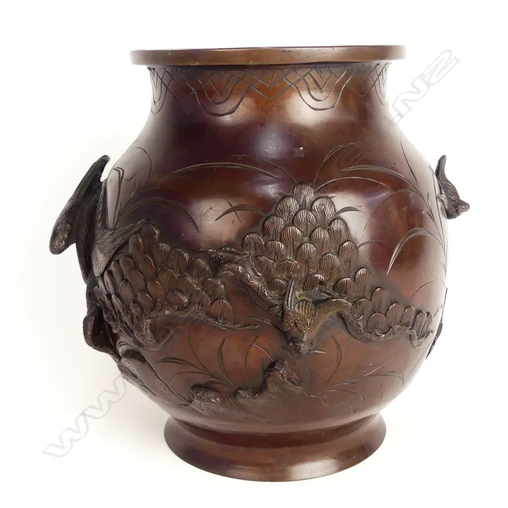 A Japanese Meiji period bronze vase Image 1++
