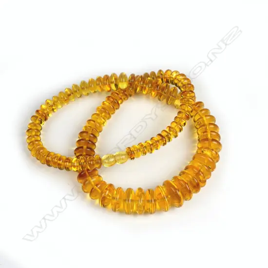 A vintage Baltic amber bead necklace