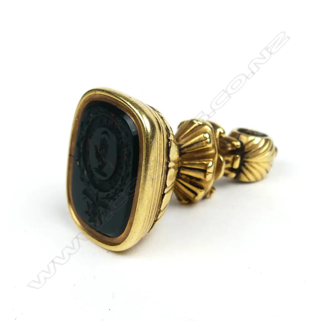 A Victorian 15ct gold and bloodstone seal Image 1++