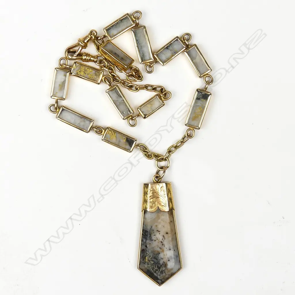 An 18ct gold colonial gold quartz chain and fob Image 1++