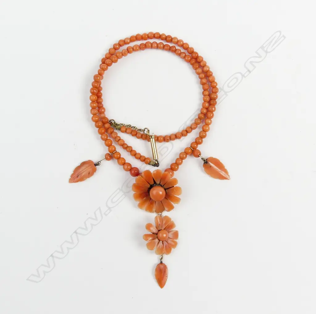 A Victorian single strand coral necklace Image 1++