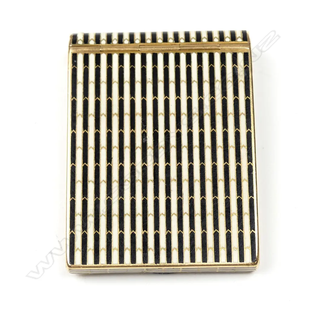 An 18ct gold Cartier match safe Image 1++