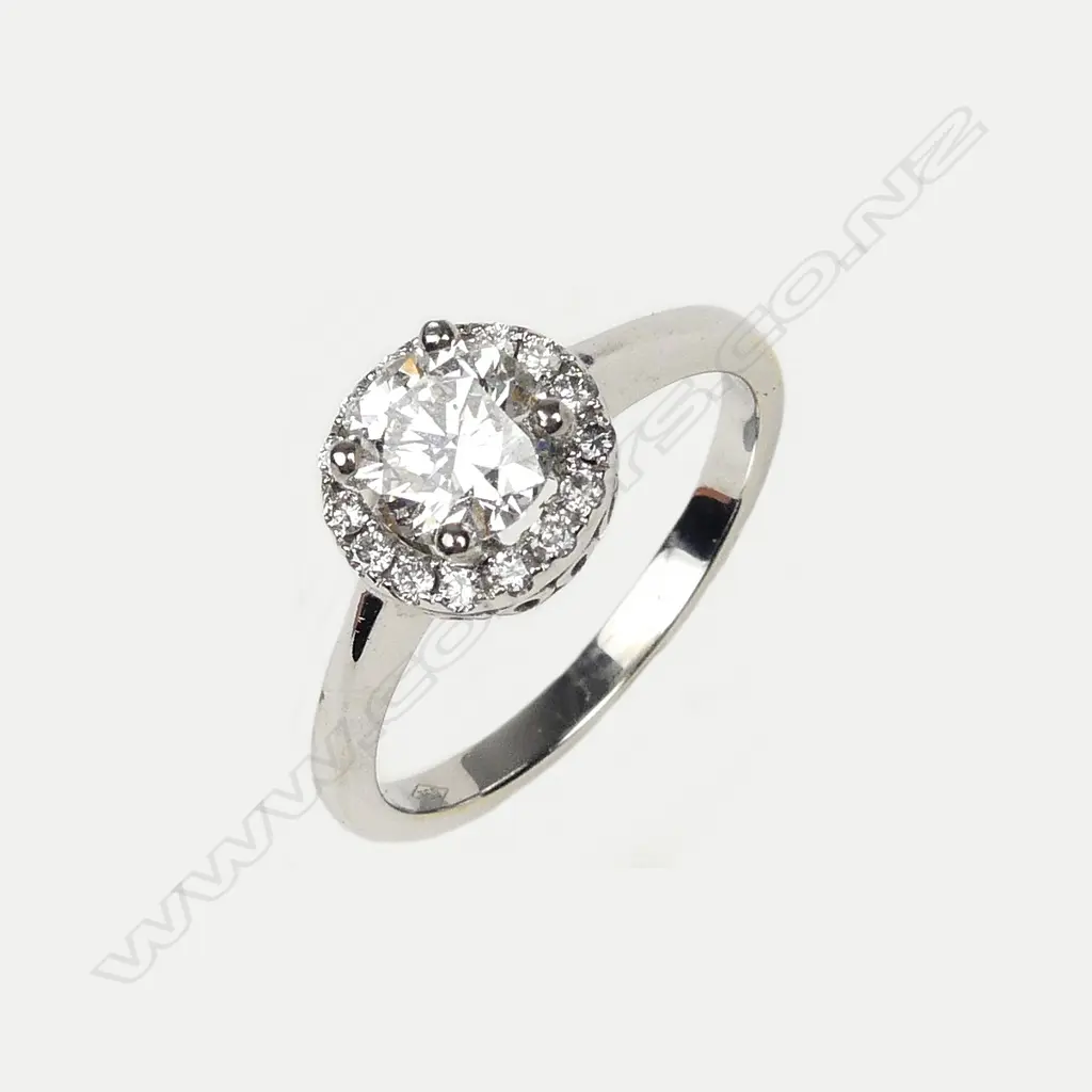 An 18ct white gold and 1.00ct diamond ring Image 1++