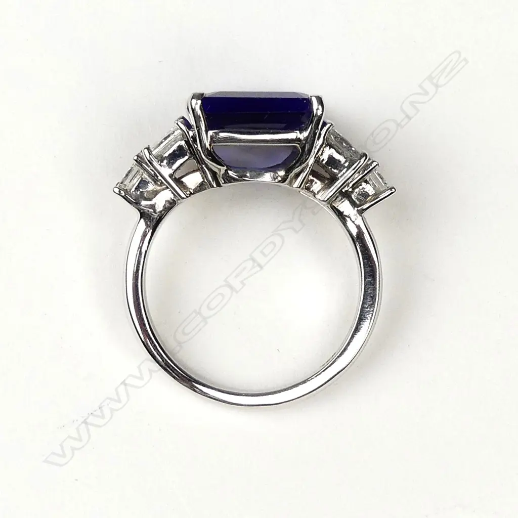 An 18ct white gold 5.90ct tanzanite and diamond cocktail ring Image 1++
