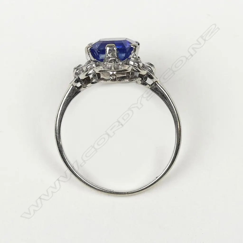 A vintage 18ct white gold and platinum sapphire and diamond ring Image 1++