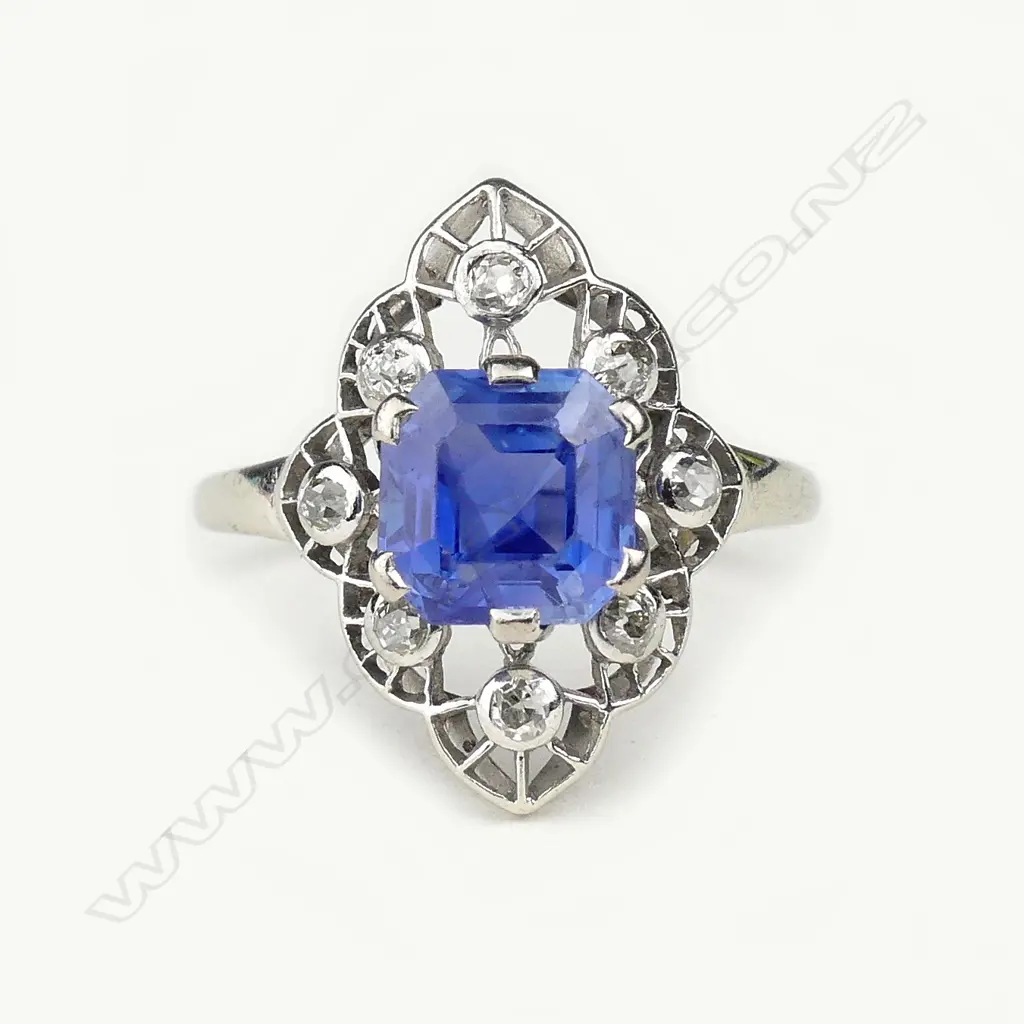 A vintage 18ct white gold and platinum sapphire and diamond ring Image 1++