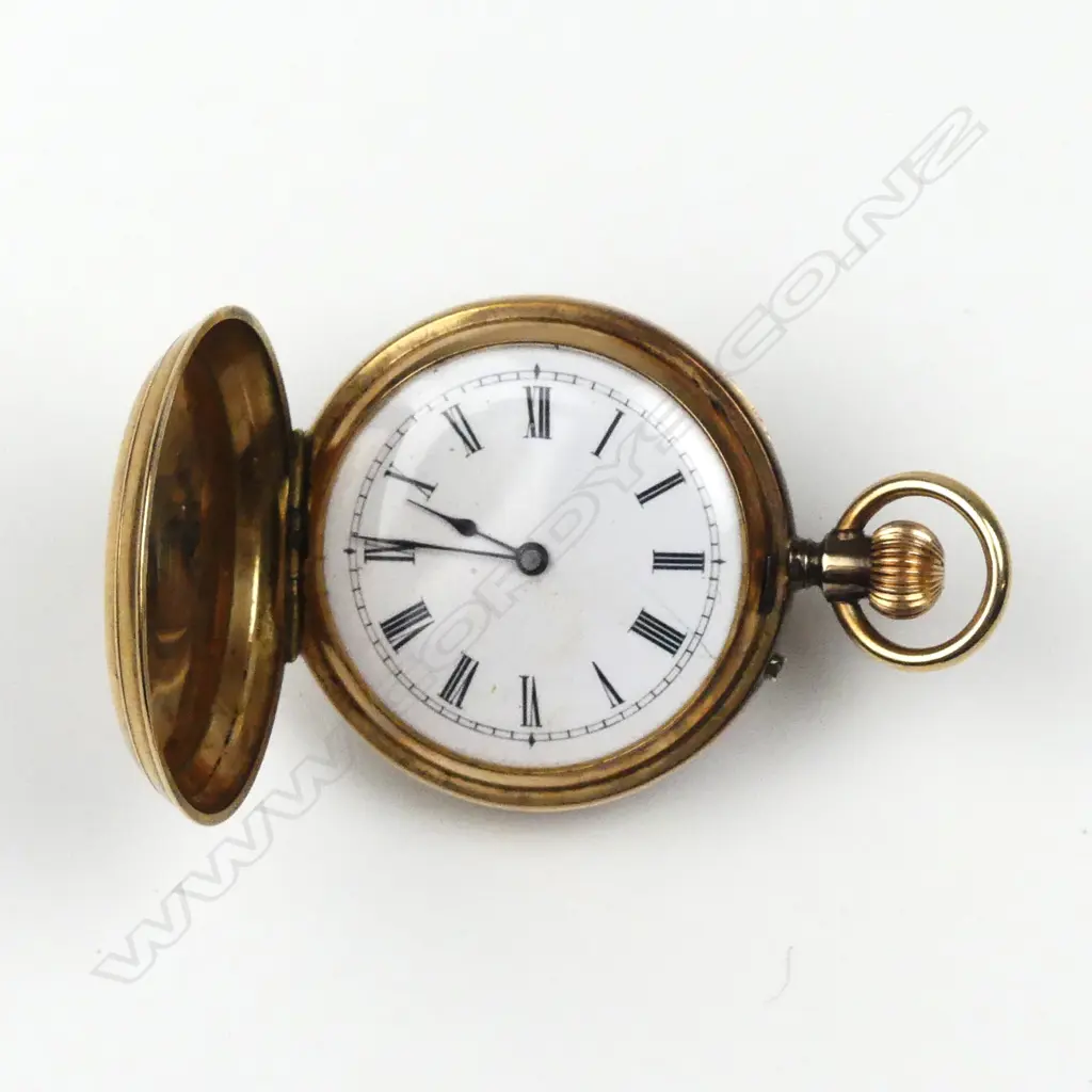 An early 20thC 14ct. yellow gold and enamelled lady's hunter pocket watch Image 1++