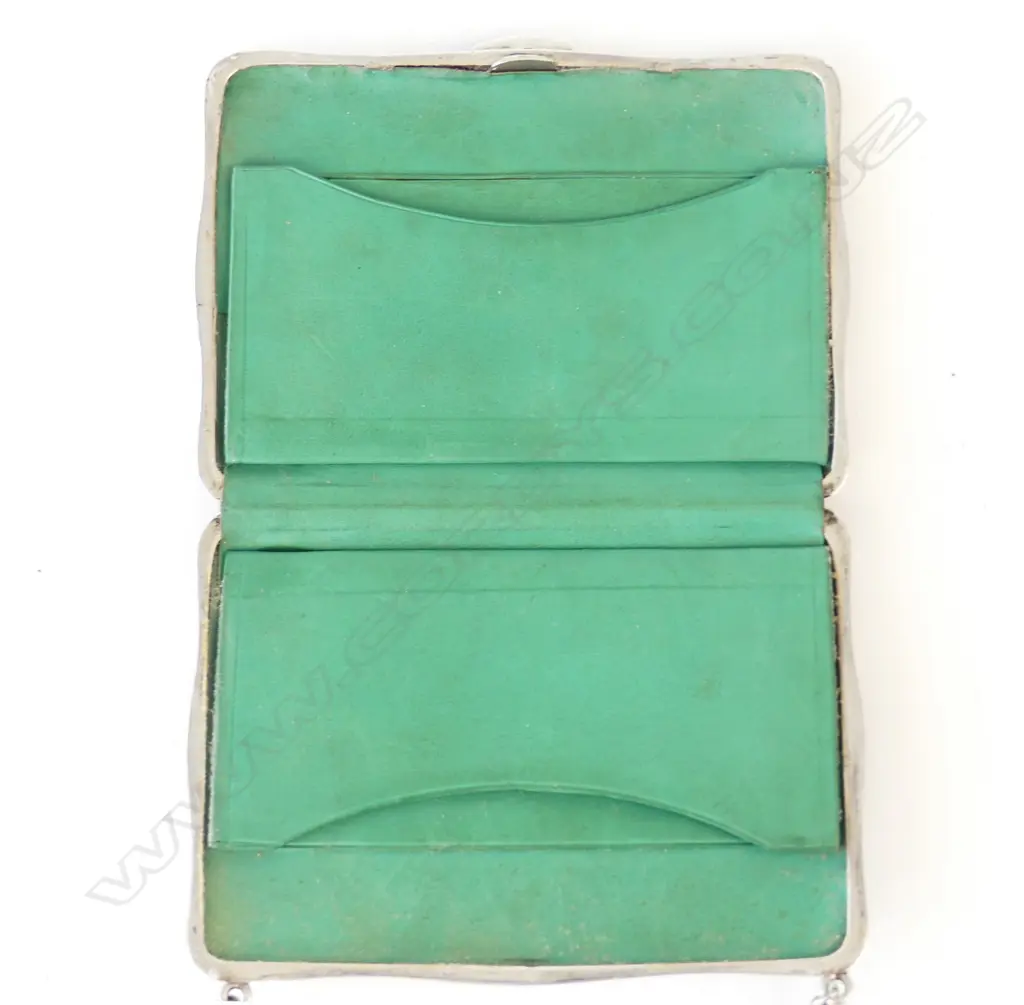 An Edwardian silver lady's card case Image 1++
