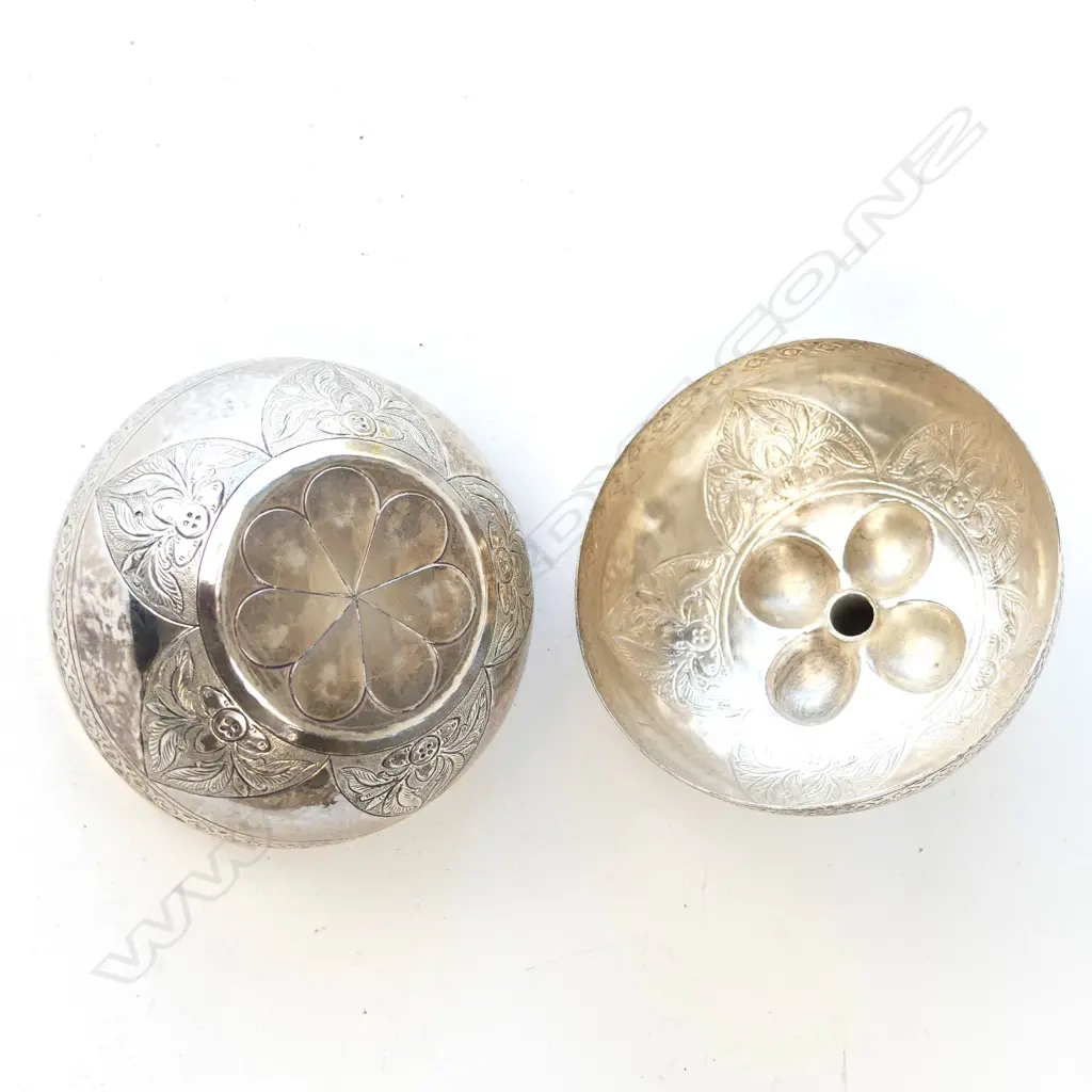 An Arabian silver small box Image 1++