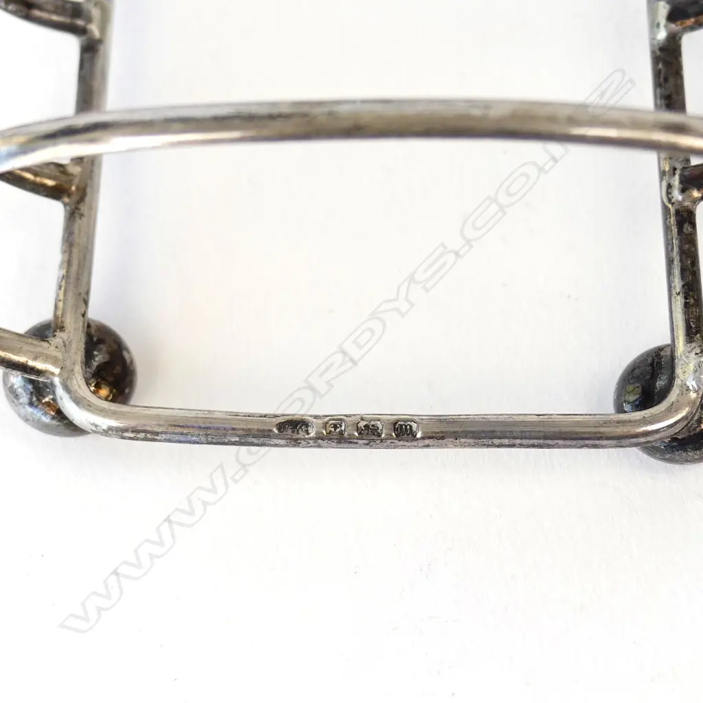 A George V silver small toast rack Image 1++