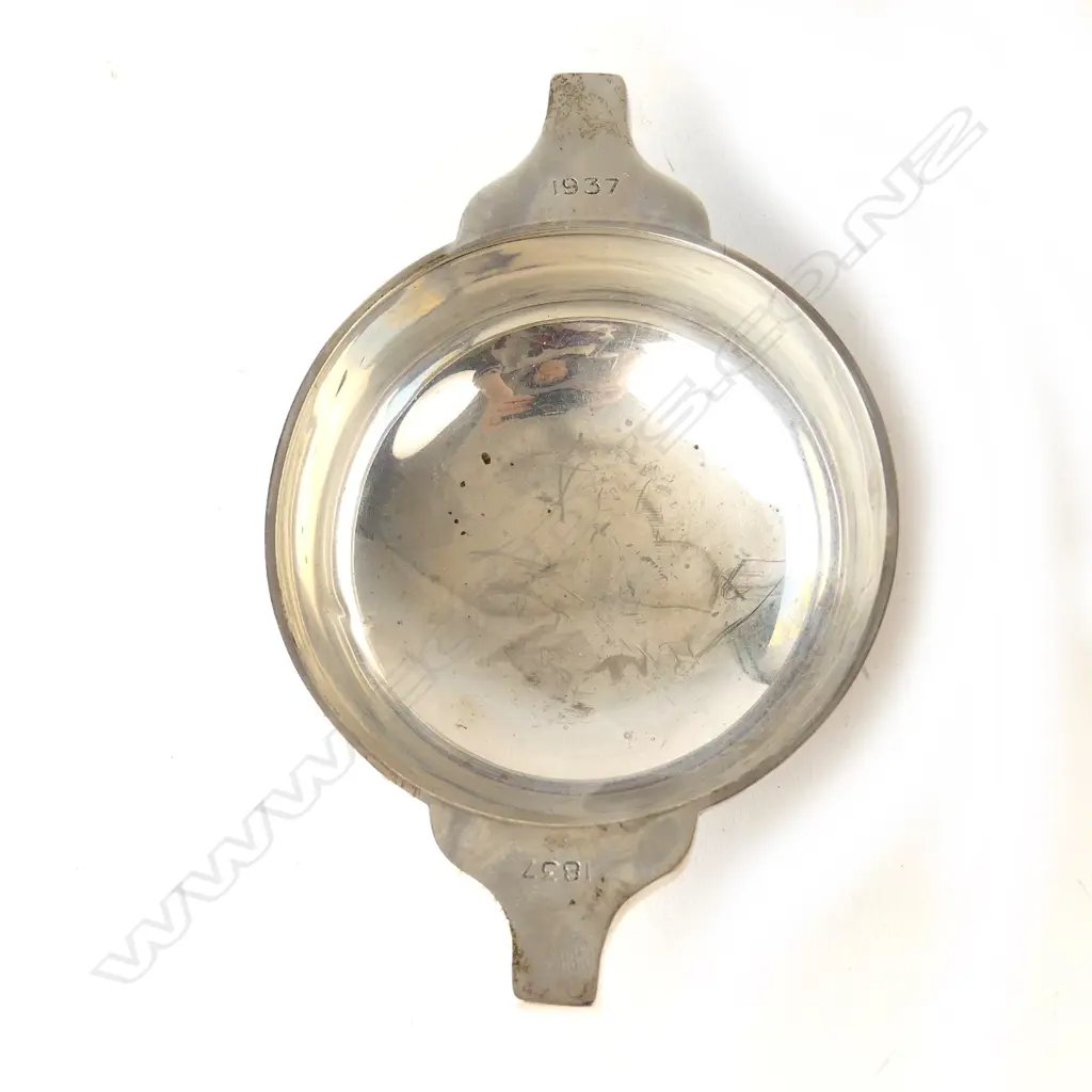 A silver presentation quaich Image 1++