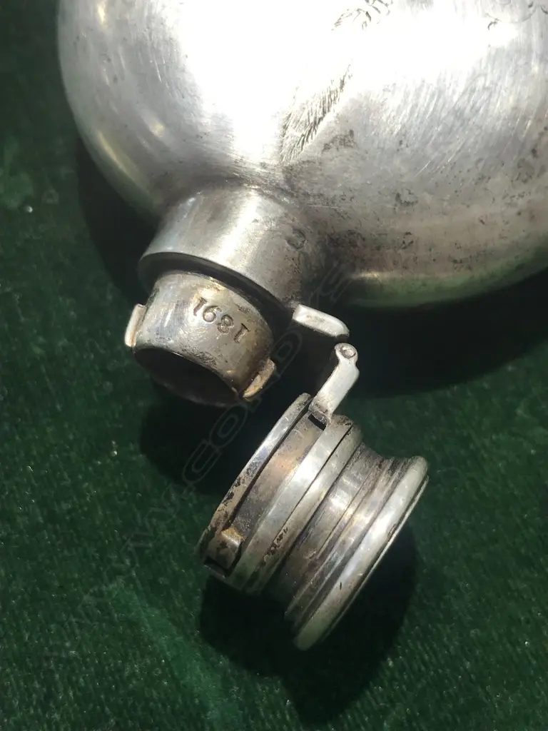 A Victorian hunting themed silver hip flask Image 1++