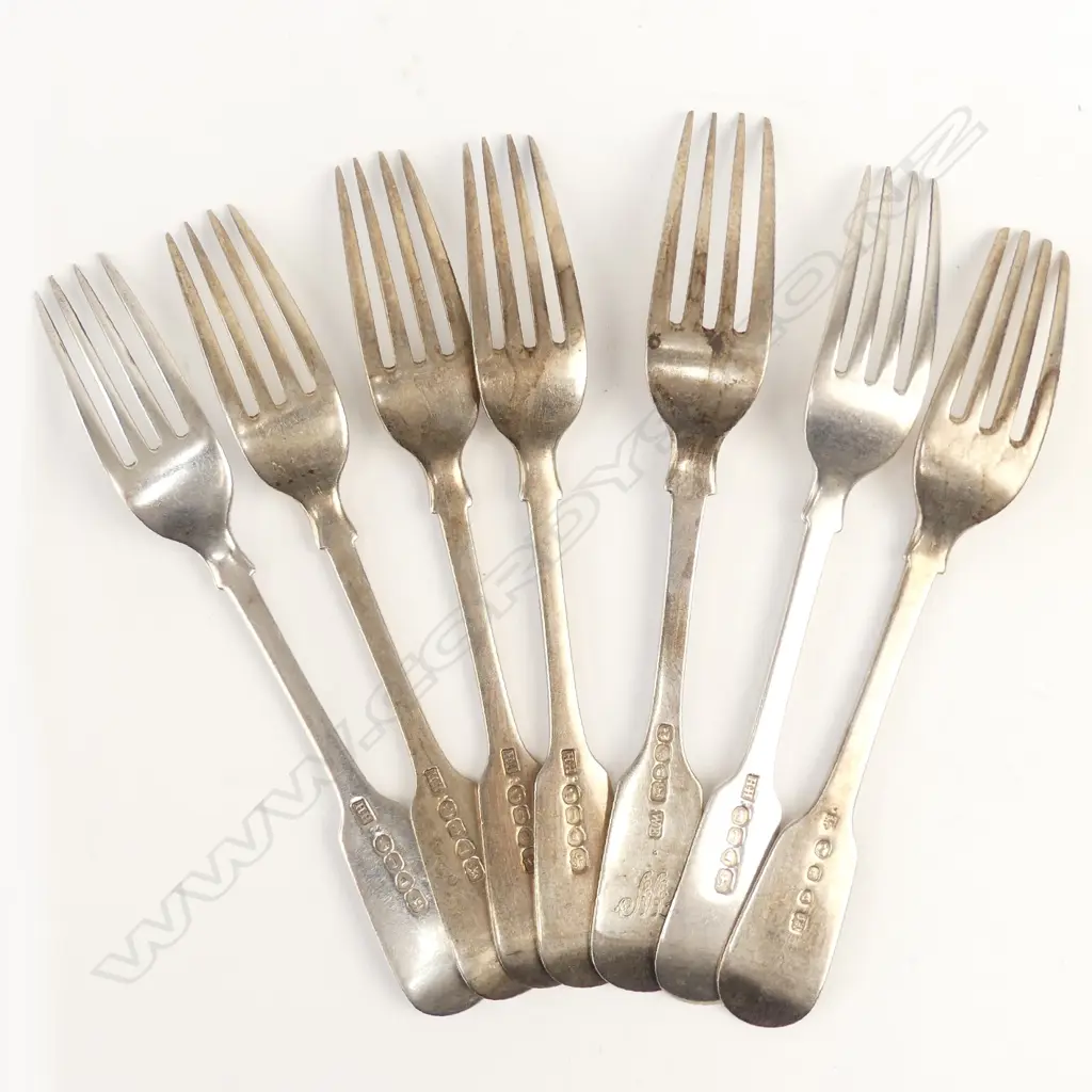 Seven Victorian silver dessert forks Image 1++