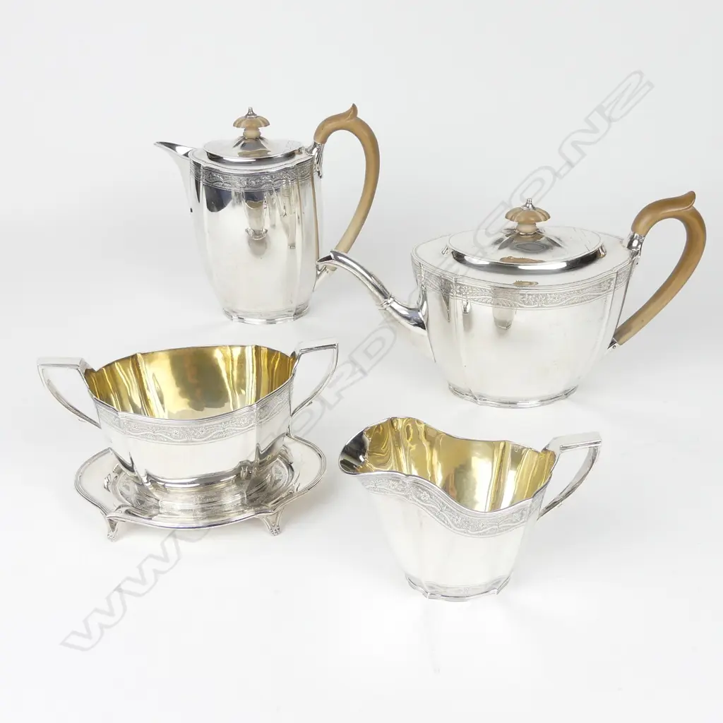 A mid-twentieth century silver tea set Image 1++