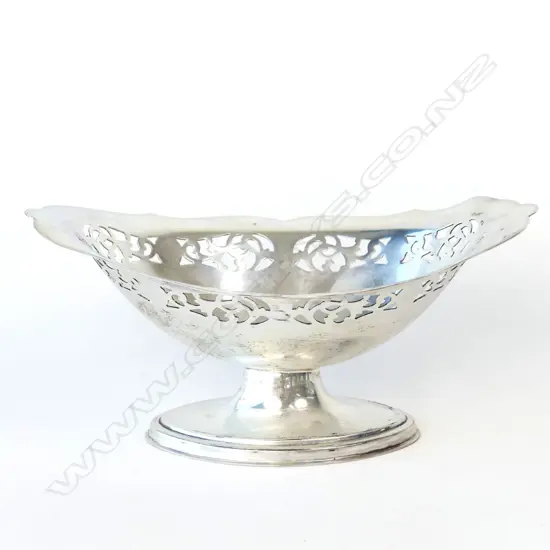 A 20thC silver footed bonbon dish