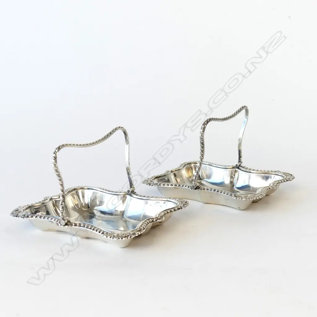 A pair of Edwardian silver bonbon dishes Image 1++