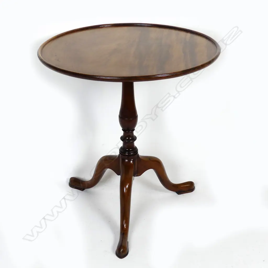 A quality George III mahogany wine table Image 1++