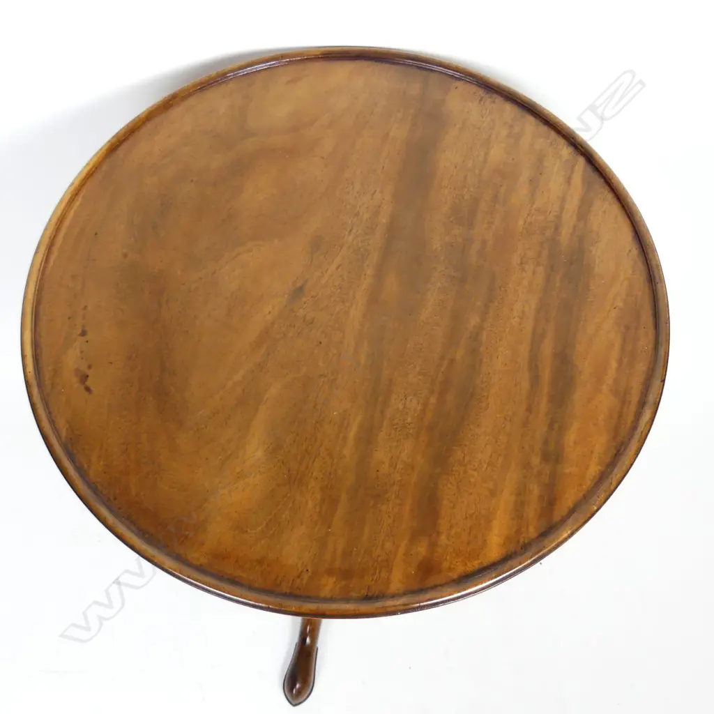 A quality George III mahogany wine table Image 1++