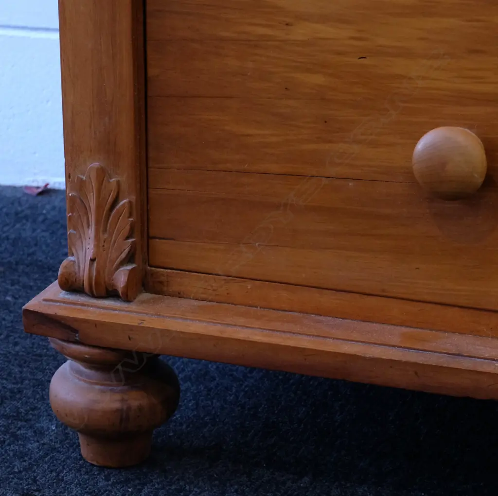 A New Zealand colonial rimu scotch chest Image 1++