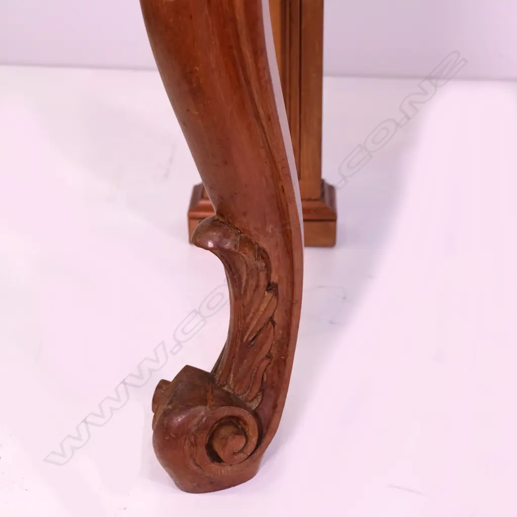 A New Zealand kauri console table Image 1++
