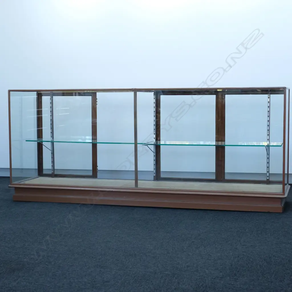 An early 20thC shop display counter Image 1++